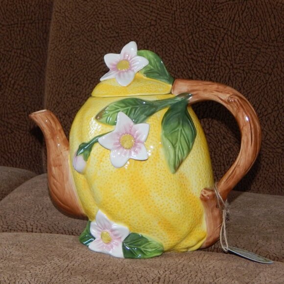 Corner Ruby Lemon Collection Handmade Ceramic Teapot 3D Floral Decorated NWT - Picture 2 of 9